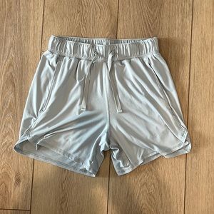 Gilly Hicks Mens Gray Athletic Active Shorts Size XS
